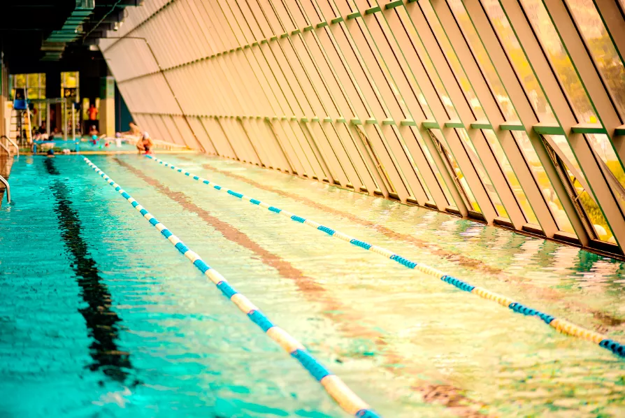 京山成人混凝土钢结构游泳池项目